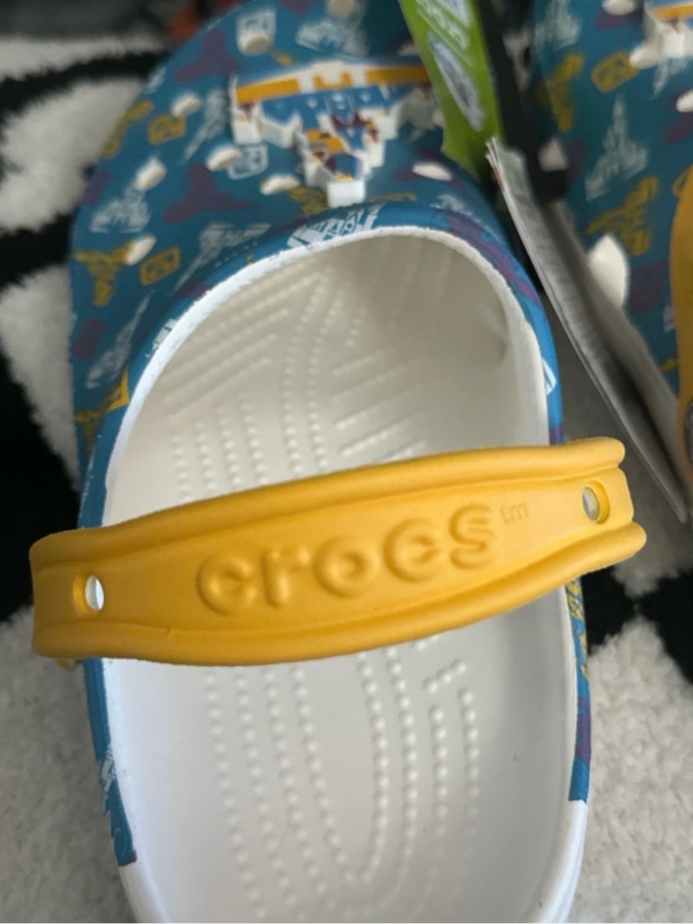 CROCS Disney Castle Clogs Walt Disney World - Picture 4 of 7